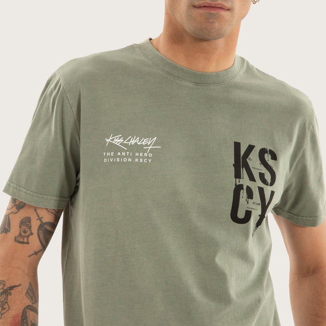 Cloak Dual Curved Tee Pigment Shadow