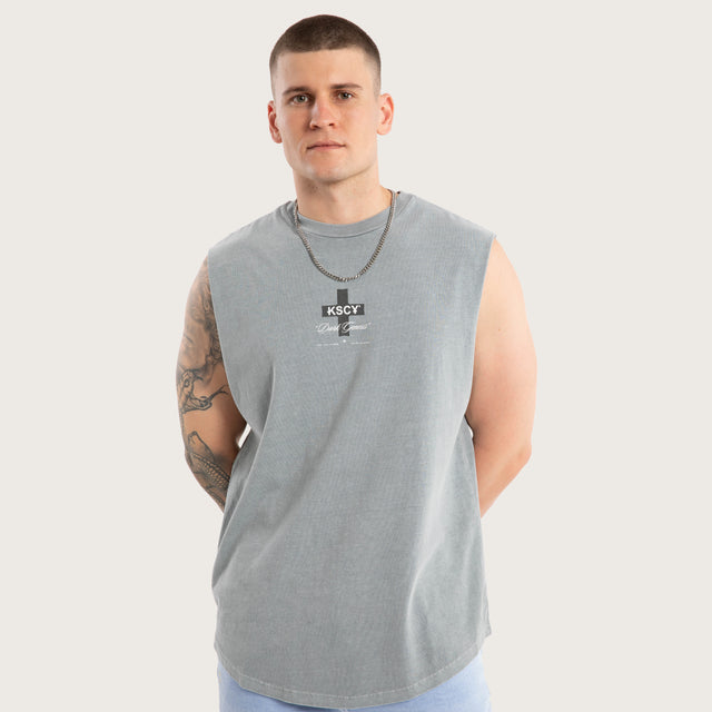 Model wears Rushify Dual Curved Muscle Pigment Ultimate Grey Muscle Tees in Grey - Image 4