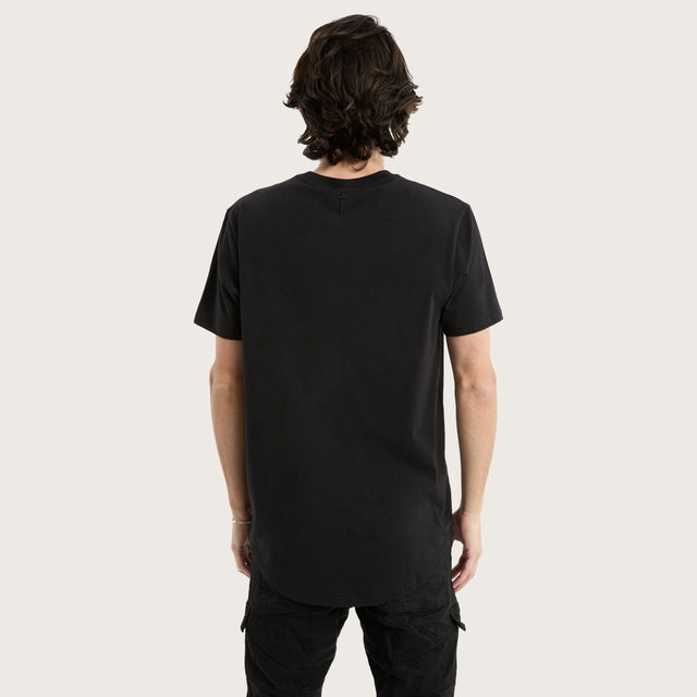 Model wears Prairie Dual Curved Tee Jet Black T-Shirts in Black - Image 4