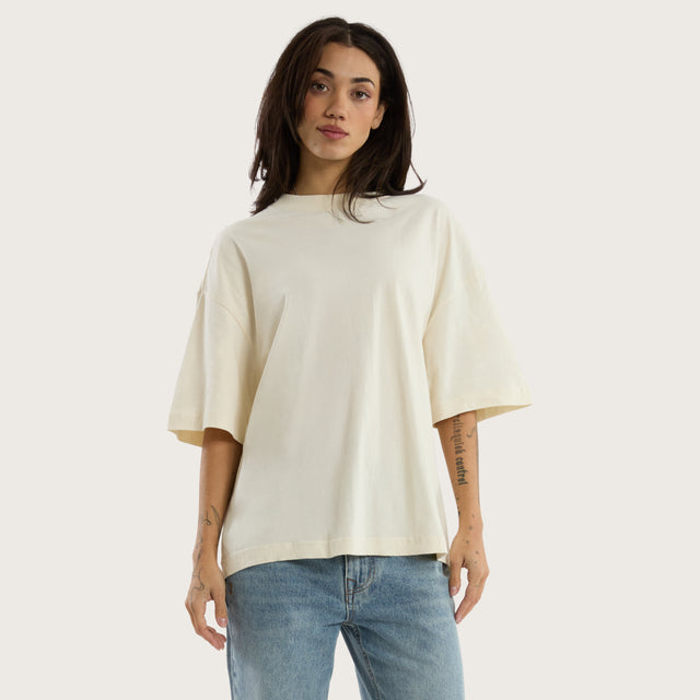 Model wears Gillette Heavy Crop Tee Tofu T-Shirts in Off-White - Image 4