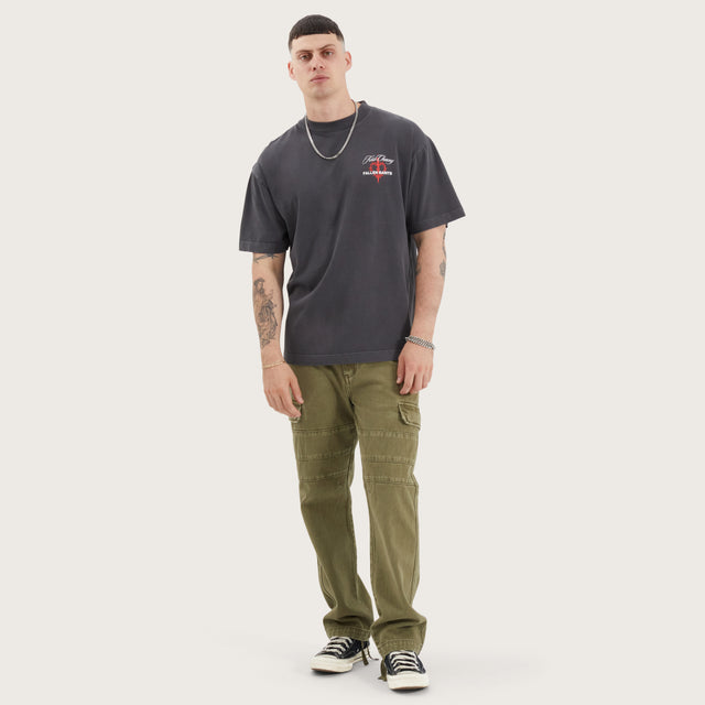 Model wears Volta Street Tee Pigment Asphalt T-Shirts in Black - Image 4