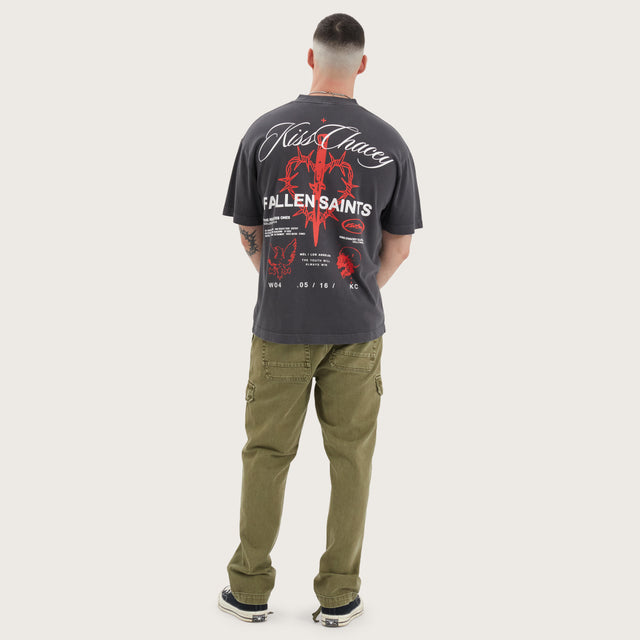 Model wears Volta Street Tee Pigment Asphalt T-Shirts in Black - Image 5