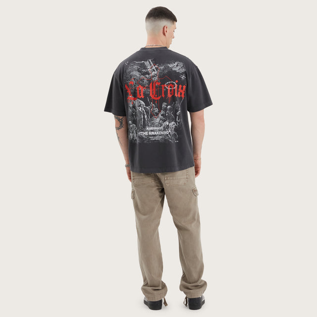 Model wears Tonle Street Tee Pigment Black T-Shirts in Black - Image 5