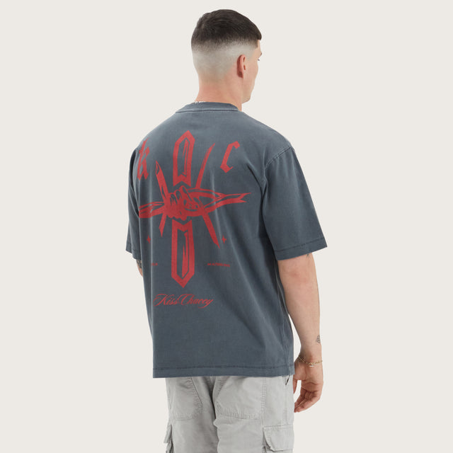 Model wears Ronge Street Tee Pigment Turbulence T-Shirts in Grey - Image 1