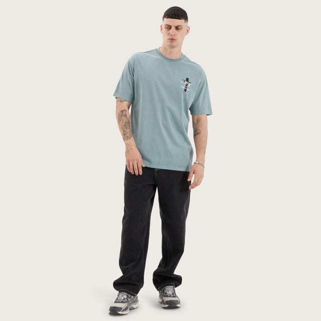 Model wears Wendel Box Fit Tee Pigment Lead T-Shirts in Green - Image 3