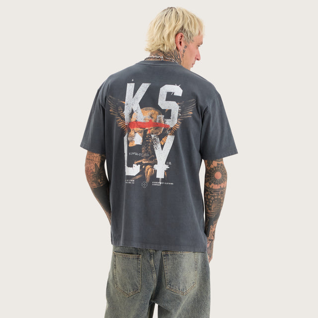 Model wears Macro Box Fit Tee Pigment Asphalt T-Shirts in Grey - Image 2