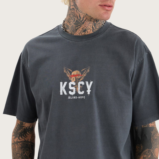 Model wears Macro Box Fit Tee Pigment Asphalt T-Shirts in Grey - Image 3