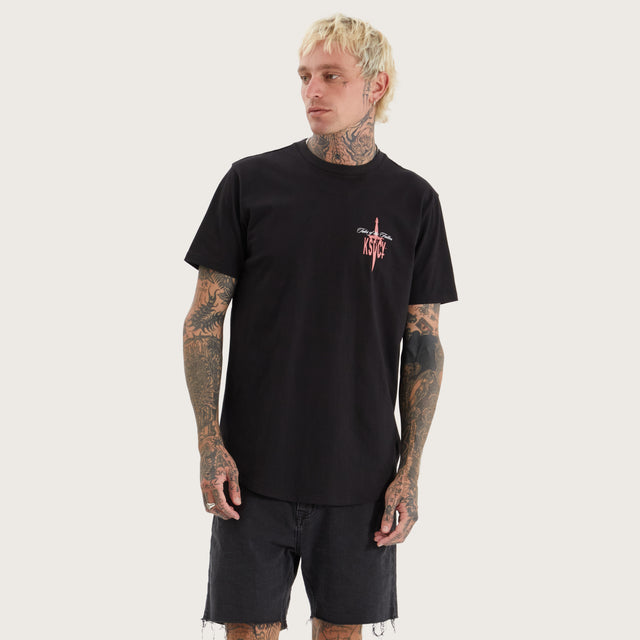 Model wears Untie Dual Curved Tee Jet Black T-Shirts in Black - Image 2
