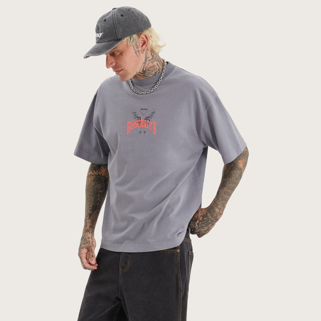 Model wears Morris Street Tee Pigment Sky Rocket T-Shirts in Grey - Image 7