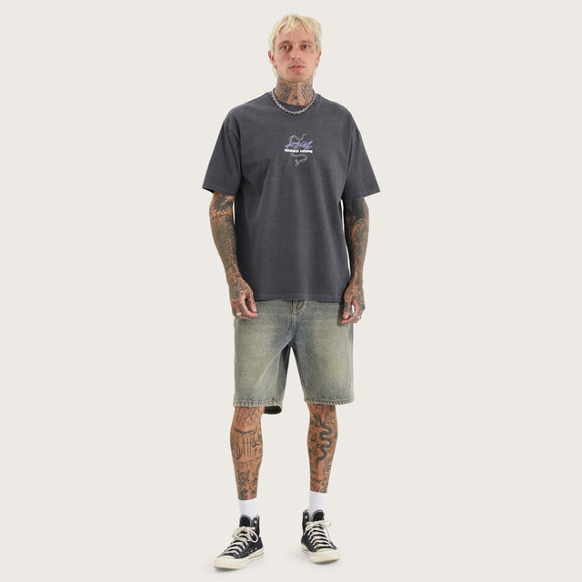 Model wears Haysford Box Fit Tee Pigment Asphalt T-Shirts in Grey - Image 6