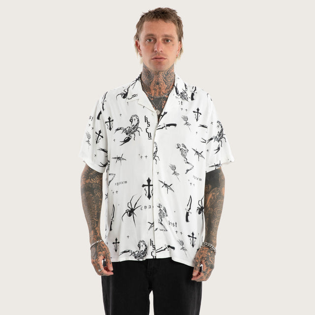 Model wears Scatter Resort Short Sleeve Shirt White Print Short Sleeve Shirts in White - Image 1