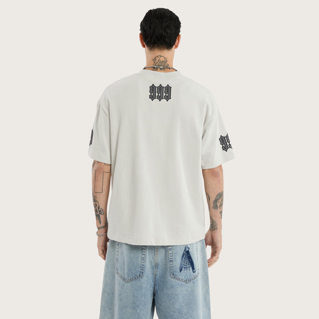 Model wears Castly Loopback Street Tee Glacier Grey T-Shirts in Grey - Image 3