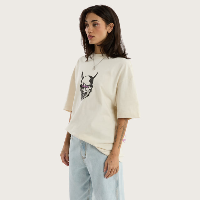 Model wears Witchcraft Heavy Street Tee Tofu T-Shirts in Off-White - Image 4