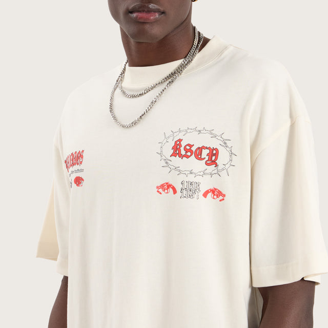 Model wears Cascade Heavy Street Fit Tee Tofu T-Shirts in Off-White - Image 4