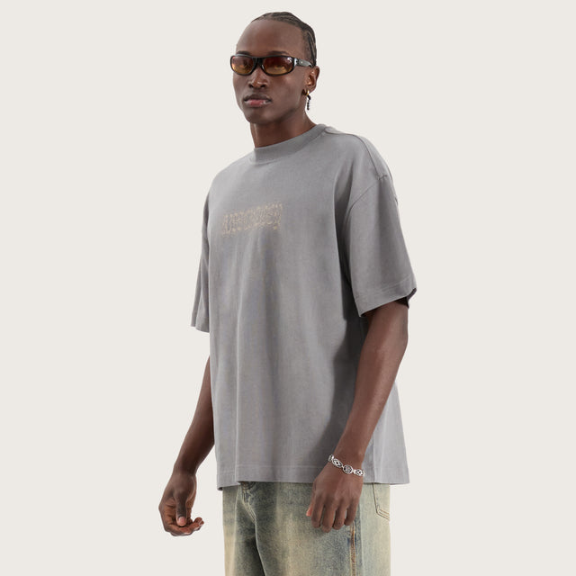 Model wears Other Side Street Tee Pigment Steel Grey T-Shirts in Grey - Image 4