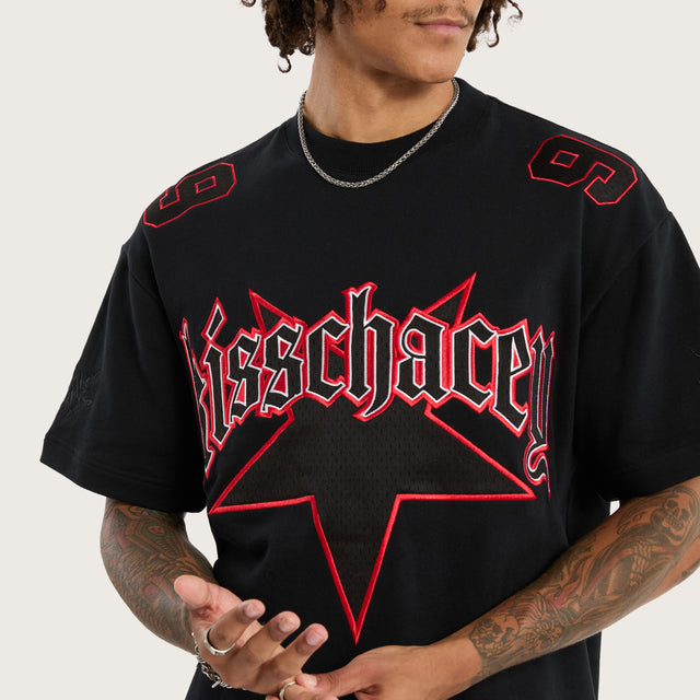 Model wears Insane Street Tee Anthracite Black T-Shirts in Black - Image 3