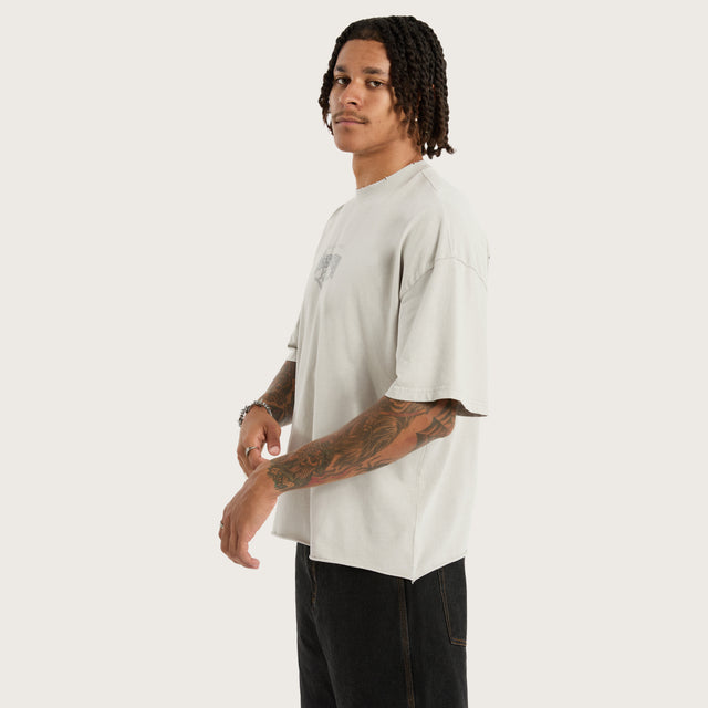 Model wears Rocky Cube Tee Pigment Stone T-Shirts in Grey - Image 6
