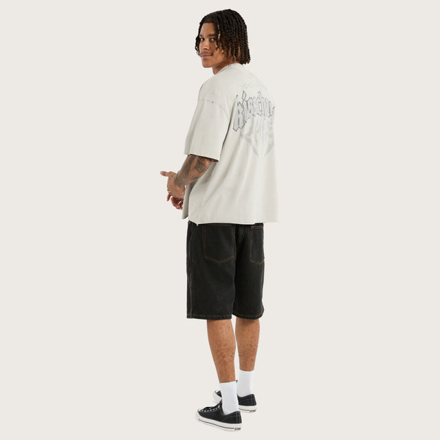Model wears Rocky Cube Tee Pigment Stone T-Shirts in Grey - Image 7