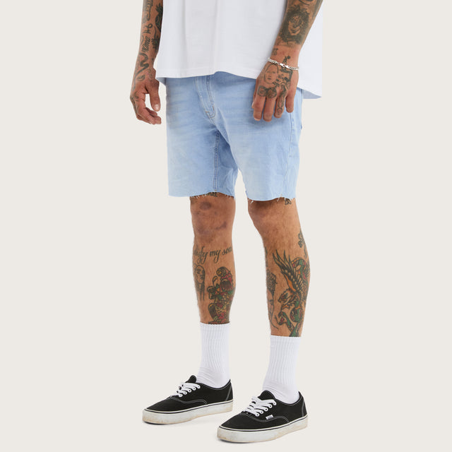 Model wears KS2 Denim Short Paradise Blue Shorts in Blue - Image 1