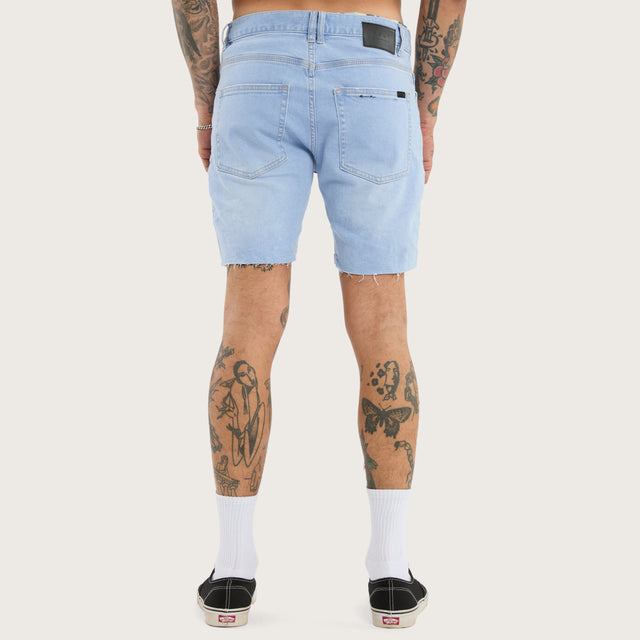 Model wears KS2 Denim Short Paradise Blue Shorts in Blue - Image 5