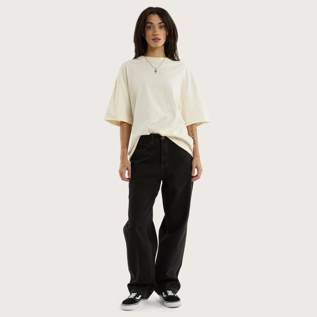 Model wears K6 Baggy Wide Leg Jean Washed Black Pants in Black - Image 7