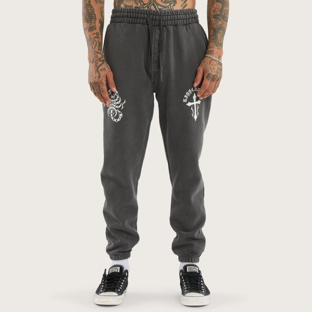 Heroic Trackpant Pigment Asphalt