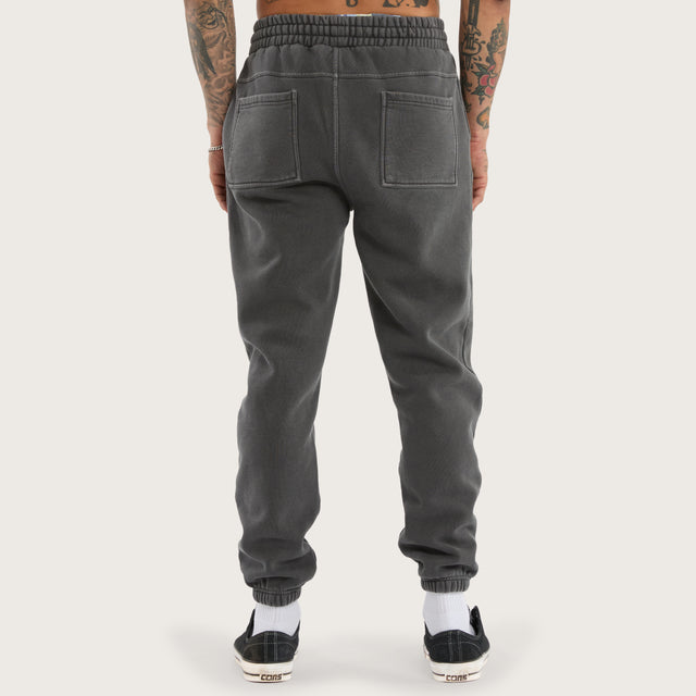 Heroic Trackpant Pigment Asphalt