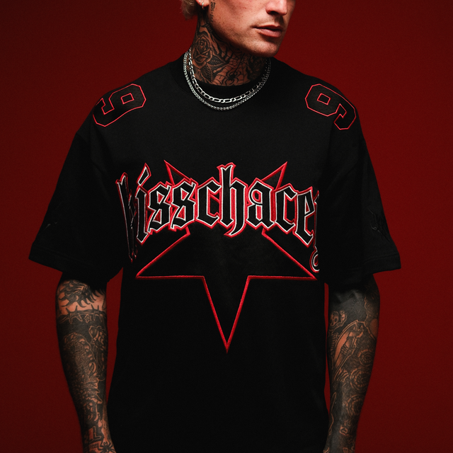 Model wears Insane Street Tee Anthracite Black T-Shirts in Black - Image 2