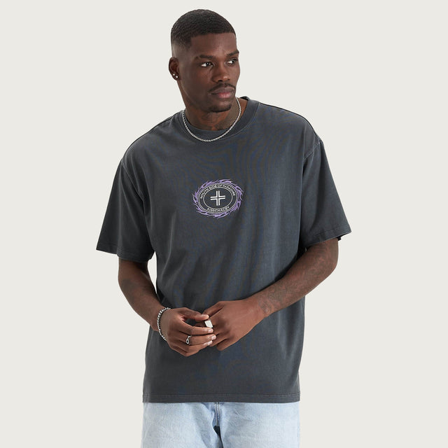 Model wears Abyss Box Fit T-Shirt Pigment Asphalt T-Shirts in Grey - Image 1