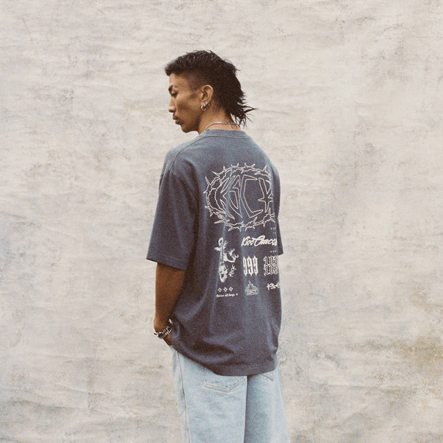 Model wears Adrift Oversized Tee Pigment Charcoal T-Shirts in Grey - Image 2