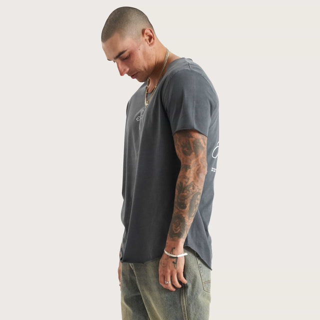 Brushton Dual Curved Raw V-Neck Tee Pigment Asphalt