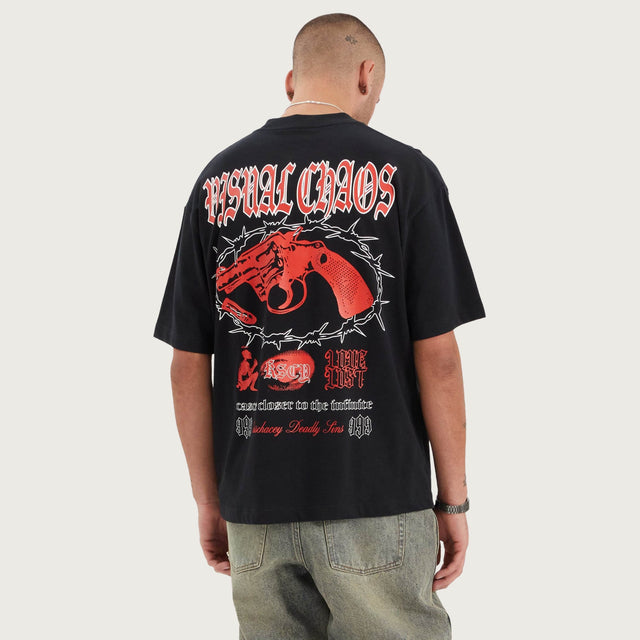 Model wears Cascade Heavy Street Fit Tee Anthracite T-Shirts in Black - Image 1