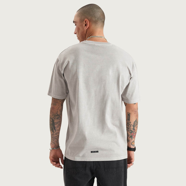 Model wears East-7 Heavy Box Fit Tee Pigment Dove T-Shirts in Beige - Image 2