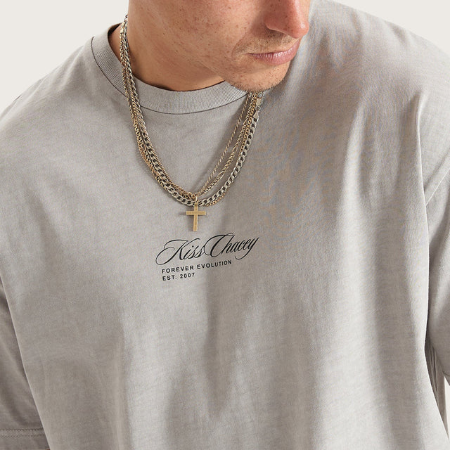 Model wears East-7 Heavy Box Fit Tee Pigment Dove T-Shirts in Beige - Image 3