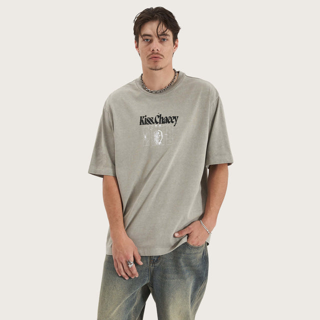 Model wears Framed Game Heavy Oversized Tee Pigment Elephant Grey T-Shirts in Grey - Image 1