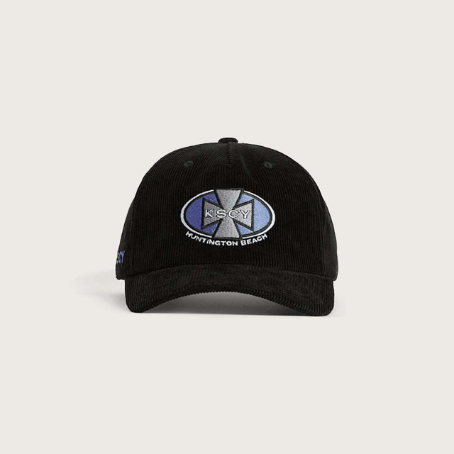 Model wears Gatekeeper Golfer Cap Black Headwear in Black - Image 1