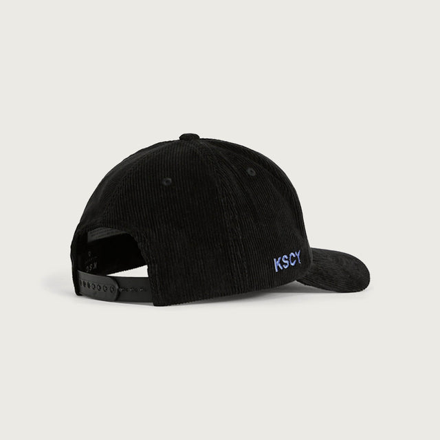Model wears Gatekeeper Golfer Cap Black Headwear in Black - Image 3