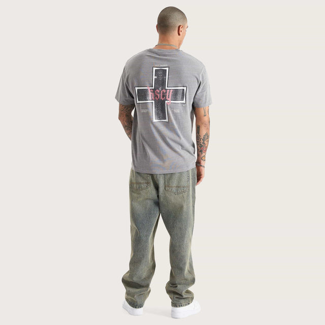 Model wears Hope Relaxed Tee Pigment Frost Grey T-Shirts in Grey - Image 5