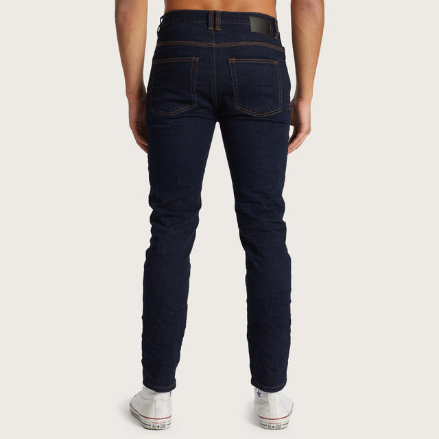 Model wears K2 Skinny Fit Jean Dresden Blue Pants in Blue - Image 5