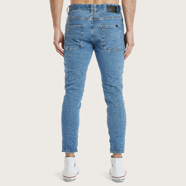 Model wears K4 Cropped Jean Silverlake Pants in Blue - Image 2