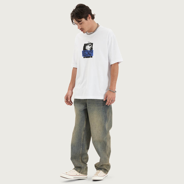 Model wears Moonlit Heavy Oversized Tee White T-Shirts in White - Image 4