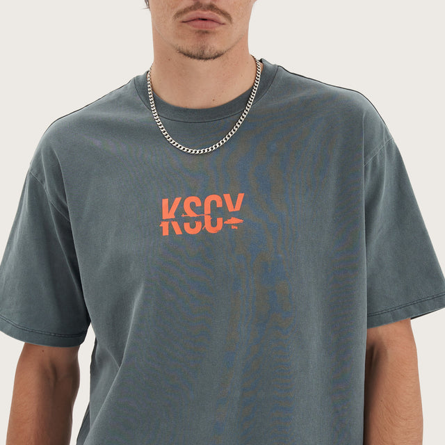 Model wears Mystic Quest Box Fit Tee Pigment Turbulence T-Shirts in Grey - Image 7