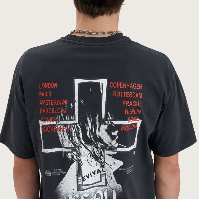 Model wears Revival Heavy Box Fit Tee Pigment Vulcan T-Shirts in Grey - Image 3