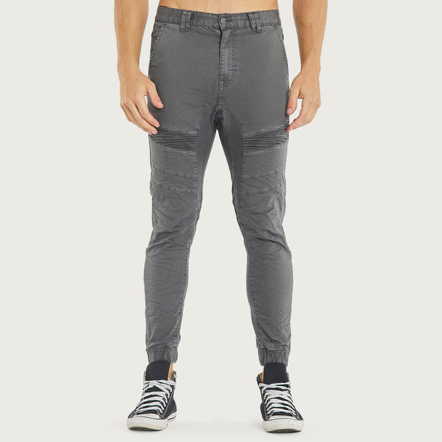 Model wears Spectra Jogger Pant Dark Shadow Pants in Grey - Image 3