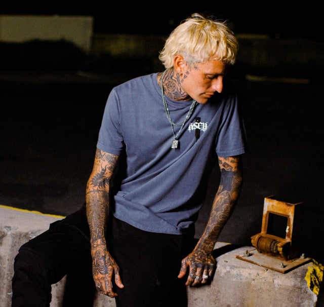 Model wears Strayverse Dual Curved Tee Pigment Turbulence T-Shirts in Grey - Image 2