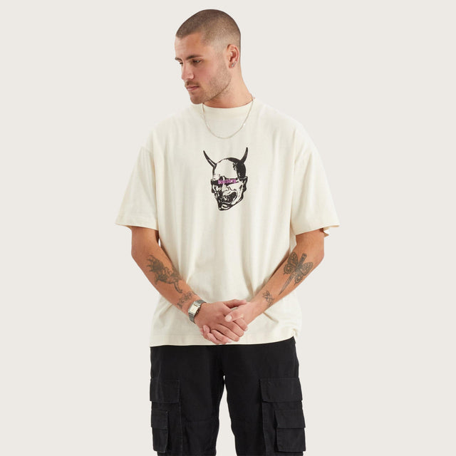 Model wears Witchcraft Heavy Street Tee Tofu T-Shirts in Off-White - Image 5