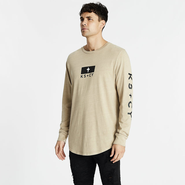 Over It Dual Curved Longsleeve T-Shirt Pigment Sand