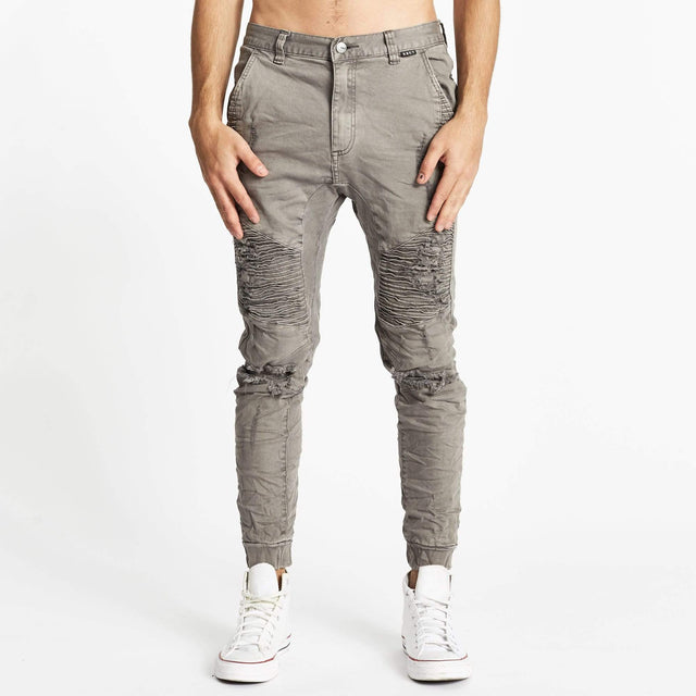 Model wears Zeppelin Pants Dark Stone Pants in Grey - Image 4