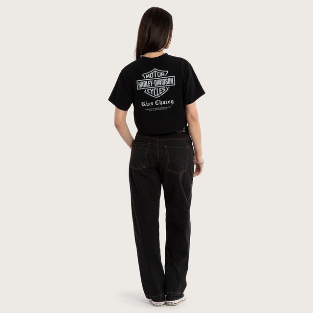 Model wears Rumble Crop Tee Jet Black T-Shirts Black – image 4