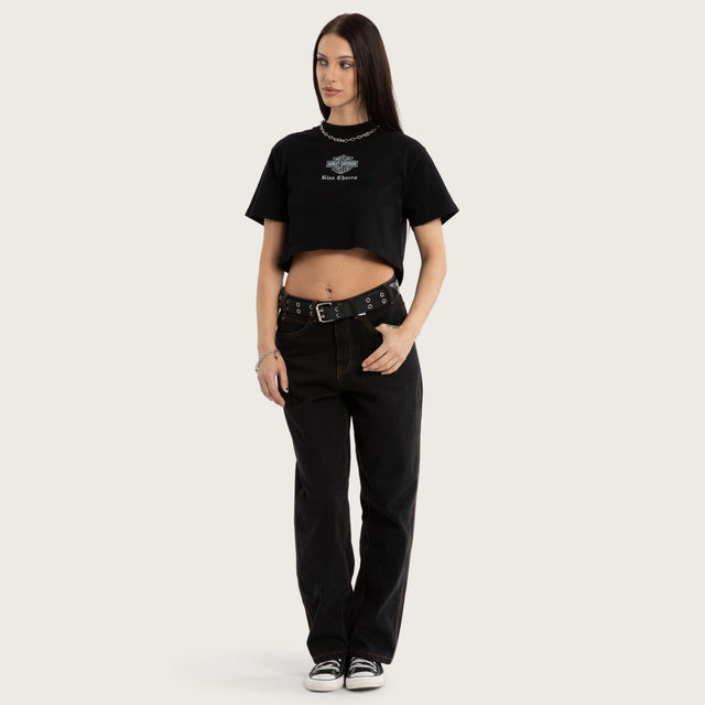 Model wears Rumble Crop Tee Jet Black T-Shirts Black – image 5
